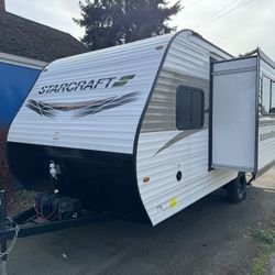 2022 StarCraft Autumn Ridge 180BHS bunkhouse with a slide out 1 owner