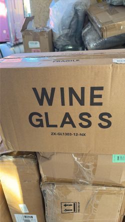 Wine glasses (6)