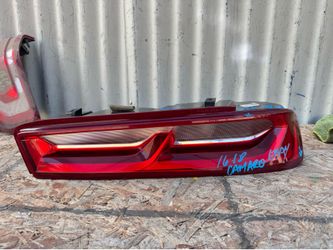 2016 2017 2018 CHEVROLET CAMARO Tail light OEM rh passenger right Side