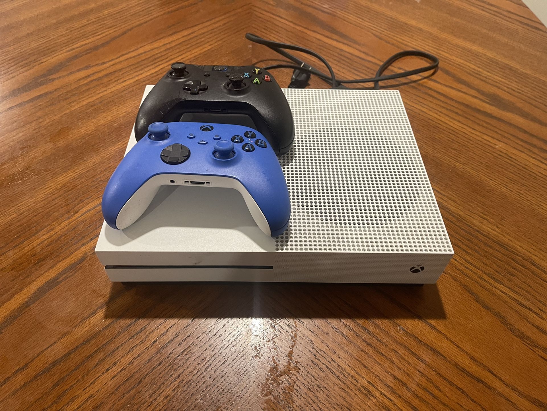 Xbox One X 1TB