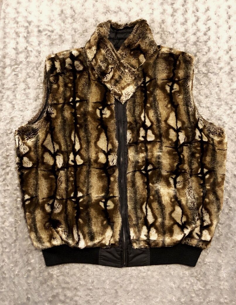 Men's Sean John Reversible Fur Vest retail $198 XL Excellent condition. Looks like a real fur in person! It’s soft, really heavy, warm vest. Measurem