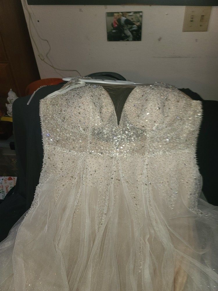 Size 16 David's Bridal A Line Wedding Dress Worn Once