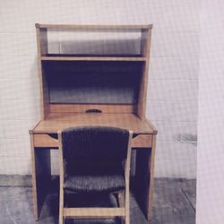 DSL hutch chair