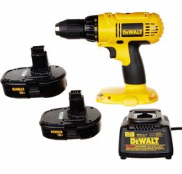 Like New DEWALT DC970K-2 18-Volt Compact Drill/Driver Kit with 2 batteries & 2 Bit Sets