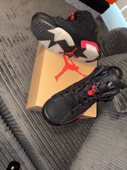 Infrared Jordan 6’s Sz 9.5 men’s