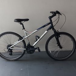 BICYCLE GIANT 21 SPEED BRAND NEW 