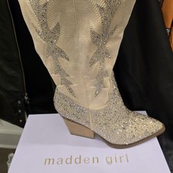 Women's Boots Size 8.5