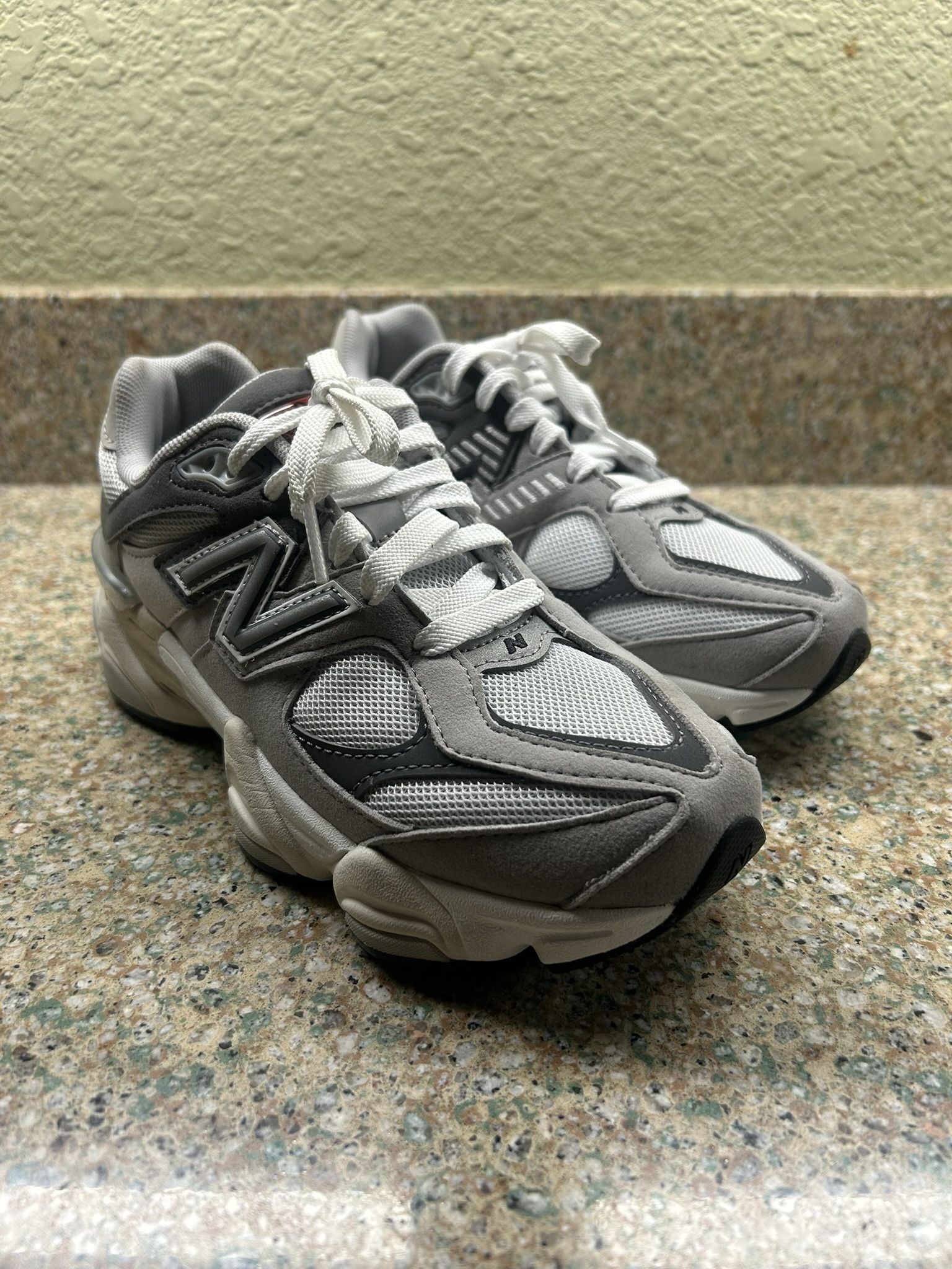 New Balance'9060' Grey