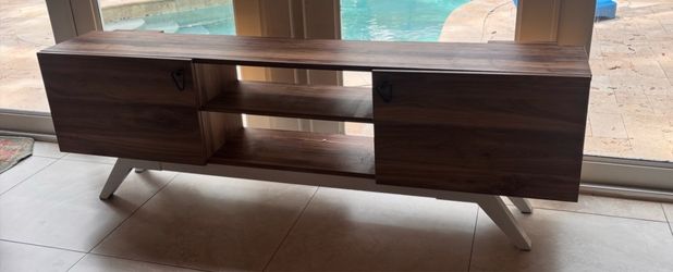 Free TV stand extra long, perfect condition