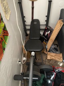 Golds Gym Standard Weight Bench + 6 Weights
