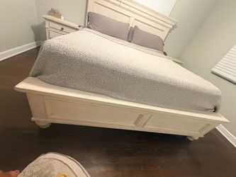 Bed and matching night stands