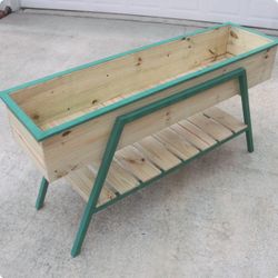 BEAUTIFUL "NEW" CUSTOM MADE EXTRA LARGE RAISED PLANTER