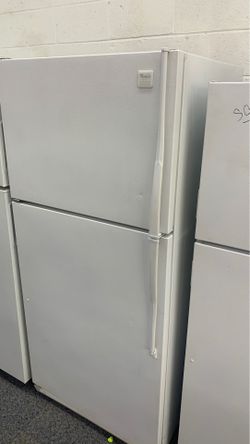 Whirlpool top and bottom fridge freezer white