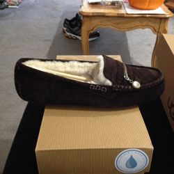 Ugg Ansley charm in brown size 9