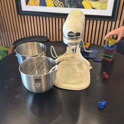 Kitchen Aid Mixer, 2 Bowls and Accessories 