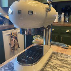 SMEG Espresso Machine for Sale in Moreno Valley, CA - OfferUp
