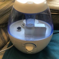 Vicks Cool Mist Filter Free Humidifier