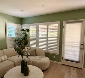 FREE Window Shutters (ESTIMATES & SAME DAY PRICING)- Premium Hard Wood, Plantation Style, Interior Window Treatments. Persianas de Madera. Se Habla Es