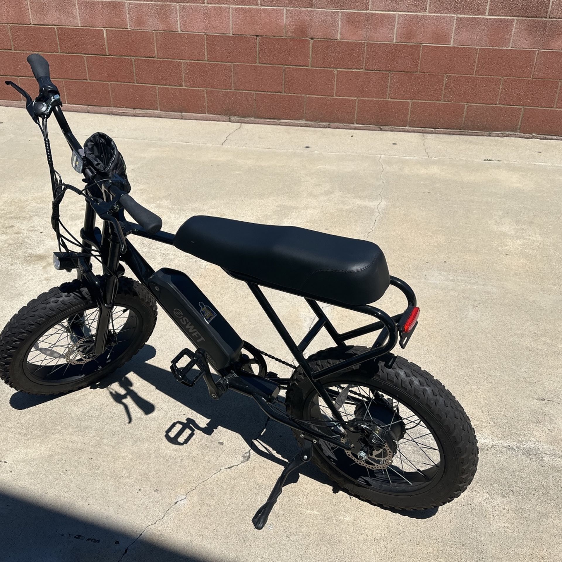 SWFT ZIP Electric Bike 20mph 37mile range (LIKE NEW)