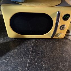 Retro Microwave 
