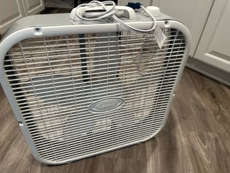 Lasko White Box Fan