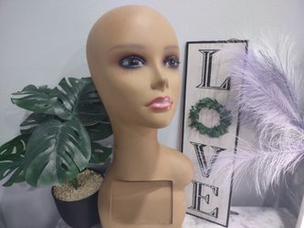 Mannequin Head