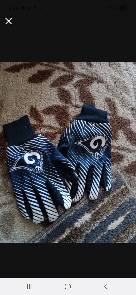 Rams Gloves. New.  Large