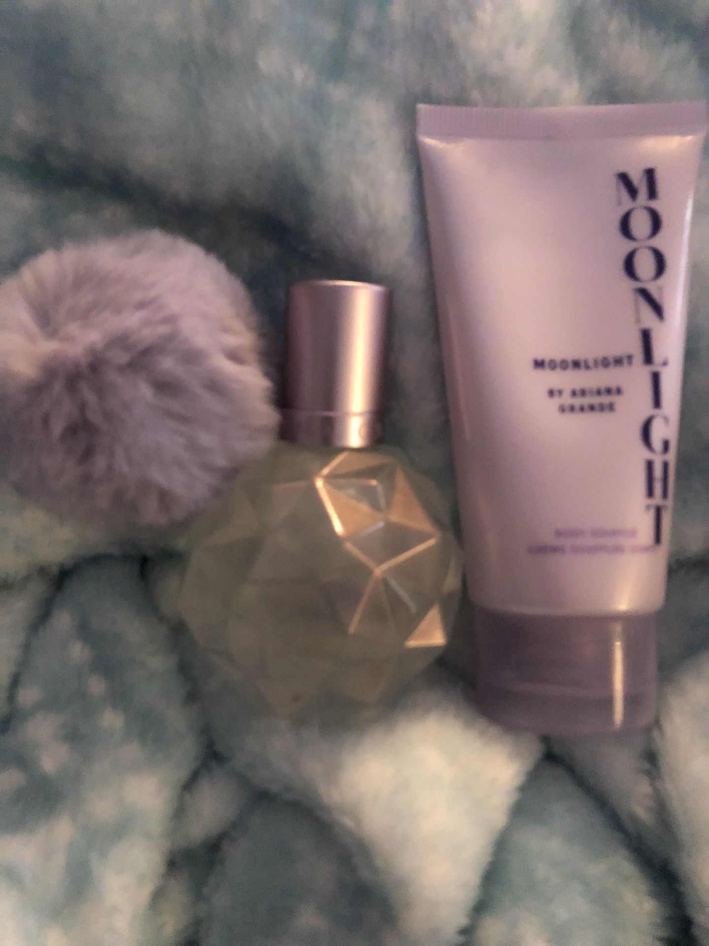 Ariana Grande perfume