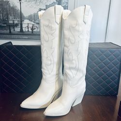 (New) Madden Girl ‘Arizona’ White Tall Boots Women’s Size 7.5