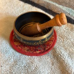 Singing Meditation Bowl. 