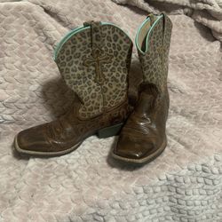 Woman’s Boots Size 71/2