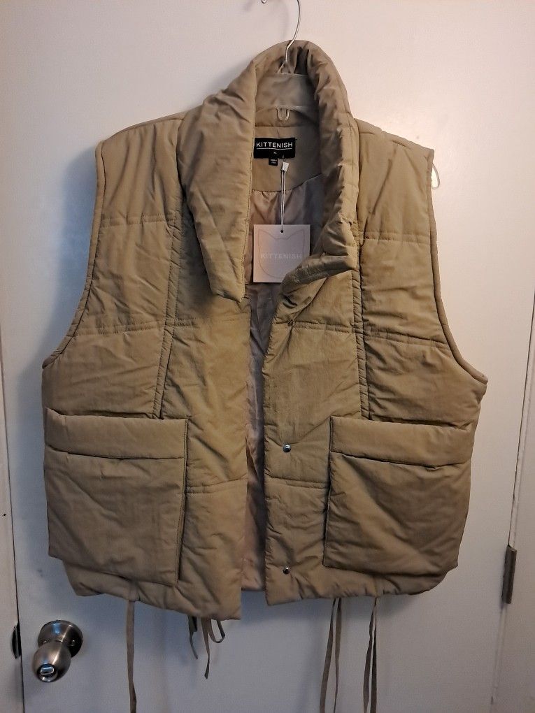 Womens Tan Kittenish Puffer Vest Size XL.