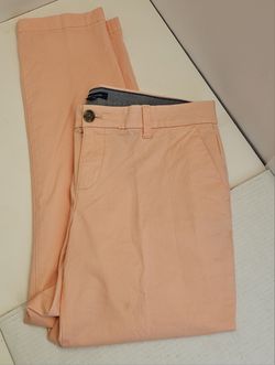 Tommy Hilfiger Women’s Peach Chino Pants Size 10 – Classic Fit, Soft Stretch, Pre-Owned Excellent