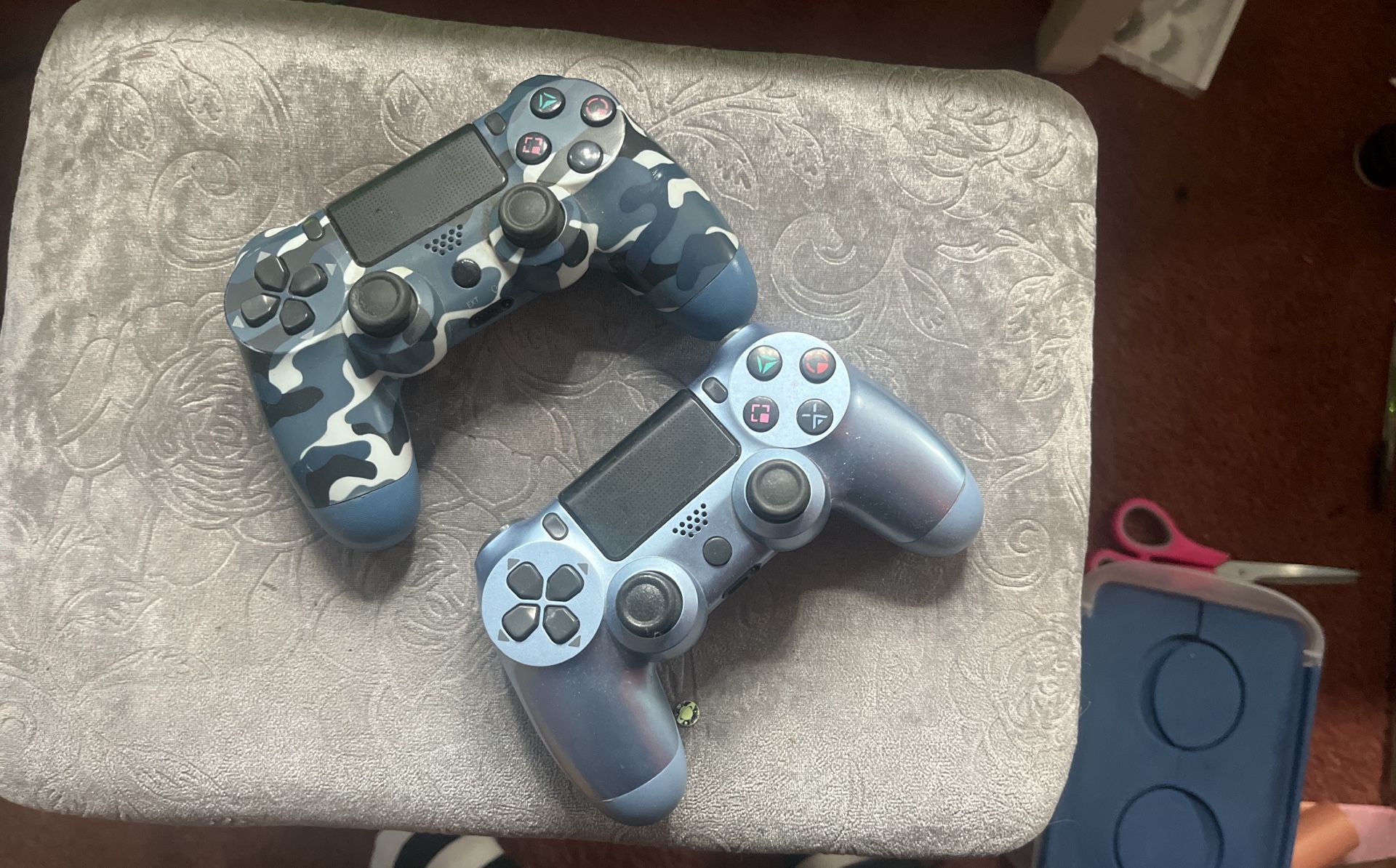 2 PS4 Controllers