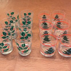 Christmas 🎄 Holiday Glassware 12 count
