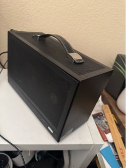 Ultra-Compact SFF Gaming PC – Ryzen 7 7800X3D / RTX 5070 Ti