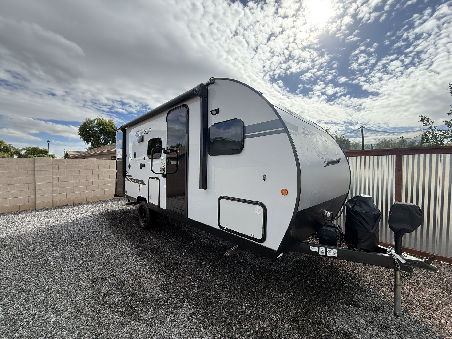 2021 Forest River Wolf Pup Black Label 17JGBL