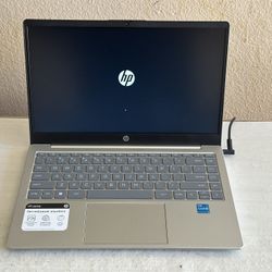 BRAND NEW HP 14 LAPTOP MINT CONDITION ep1063cl