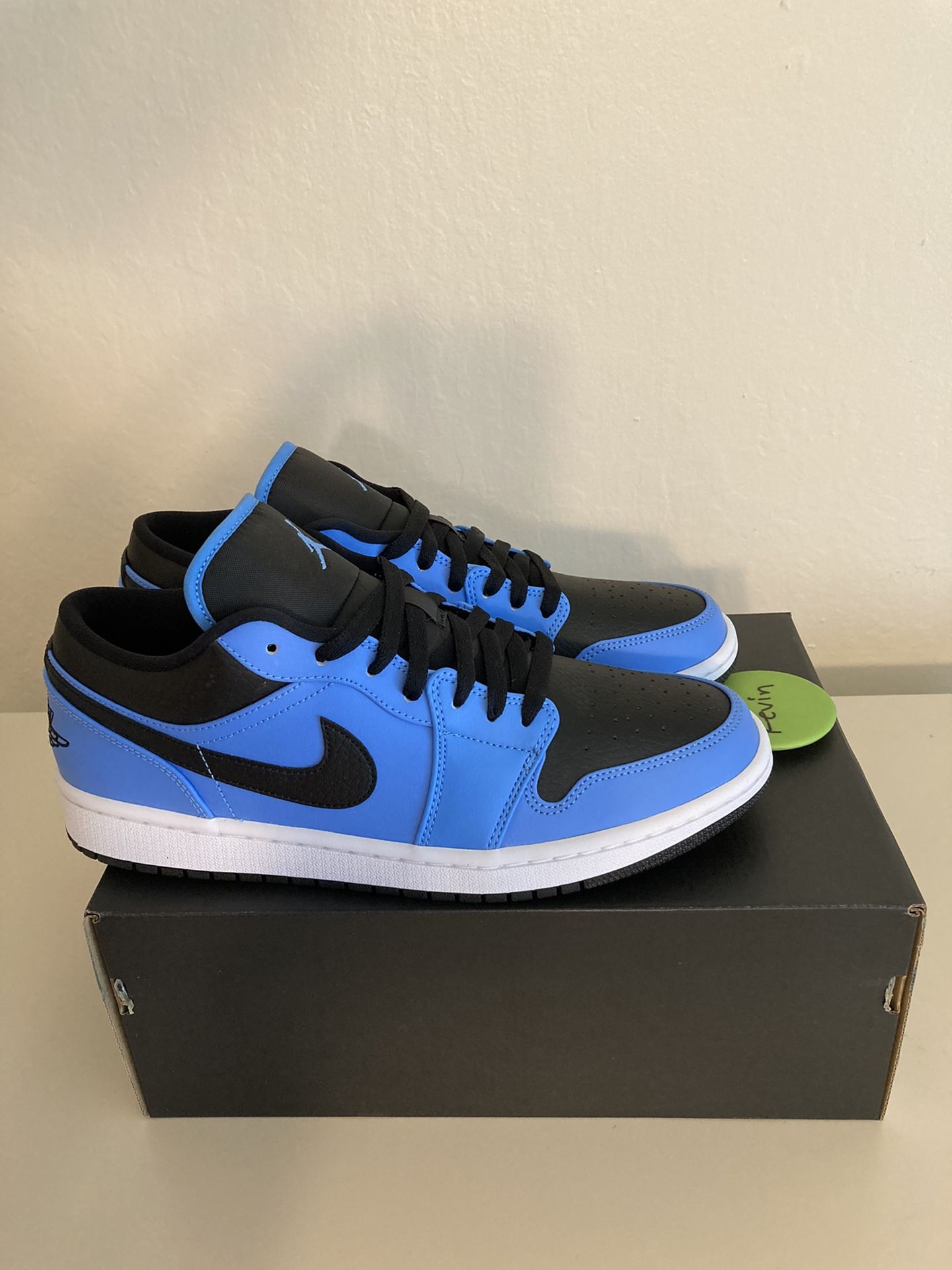 Jordan 1 Low University Blue/Black Size 10M display picture 3