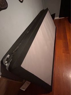cal king bottom of bed