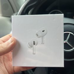 AirPods Pro 2nd Generation With MagSafe Case 