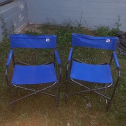 4 Folding Chairs