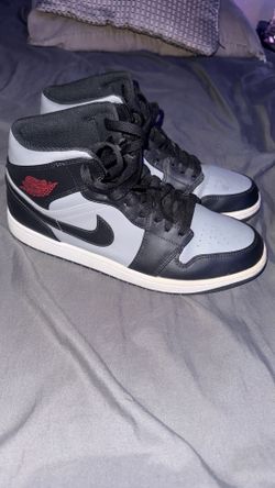 Jordan 1 mids
