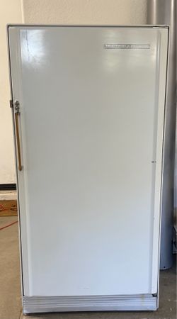 Vintage GM Frigidaire Food Freezer