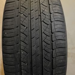 One tire 235/55R19 Michelin 