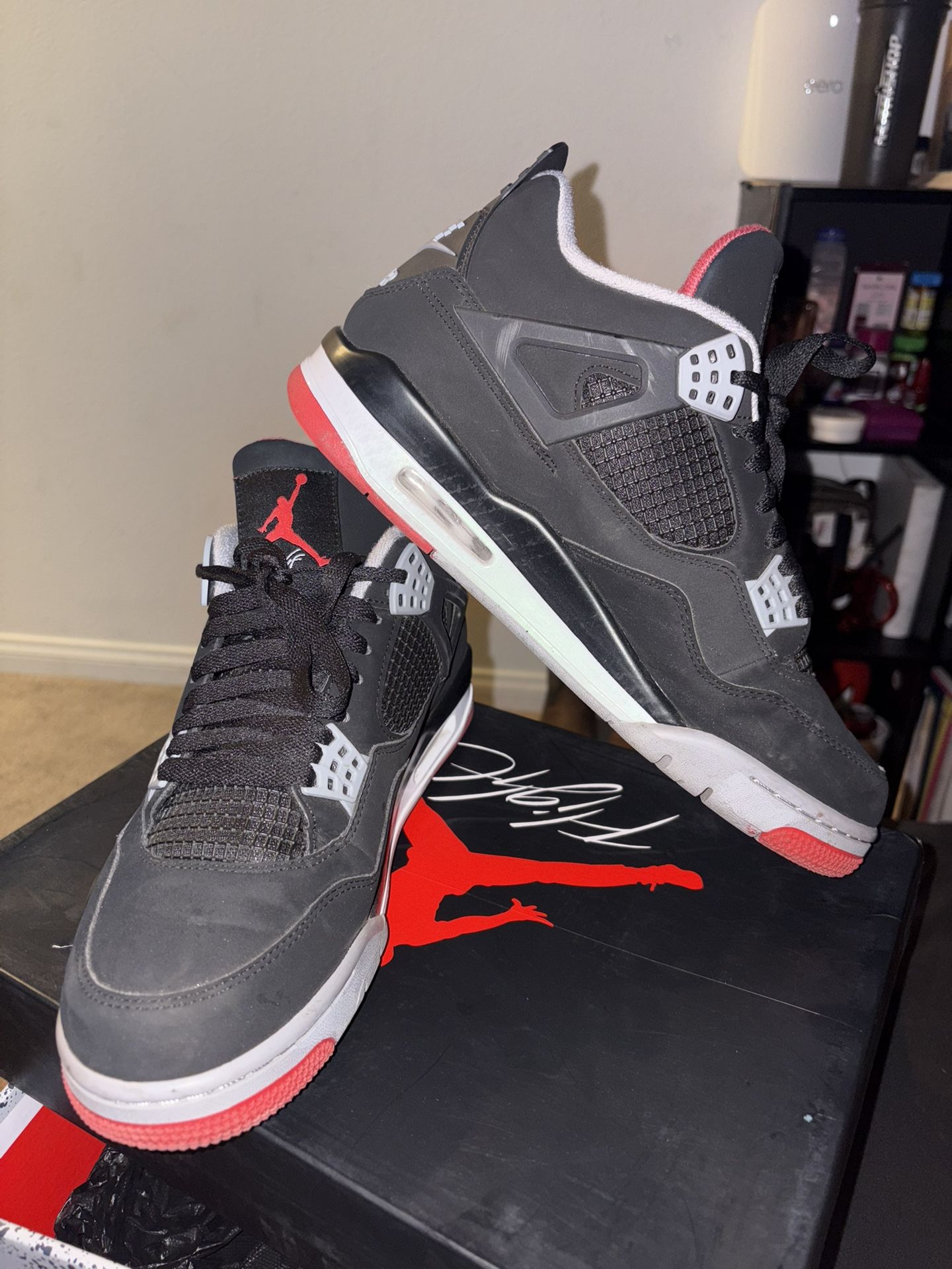 Jordan 4 Retro Bred