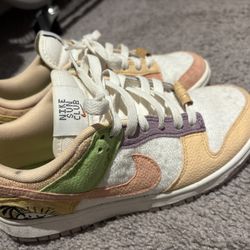 Nike Dunks 