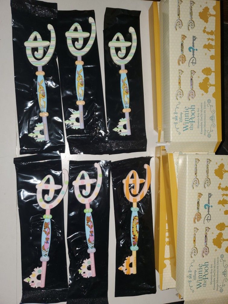 (Trade For 2 Eeyores Only) Disney Winnie The Pooh Easter Mystery Keys Kanga & Roo X2 and Rabbit X3