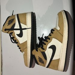 Air Jordan 1 Retro High OG “Rookie of the Year”   Size 12