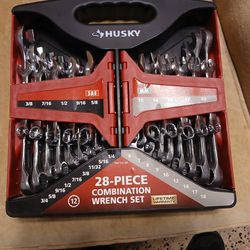 Brand New 28 Piece Husky Wrench Set
